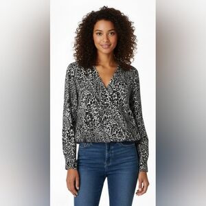 NWOT Lauren Ralph Lauren Black and White Paisley Top